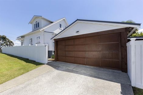 Photo of property in 86 Astley Avenue, New Lynn, Auckland, 0600
