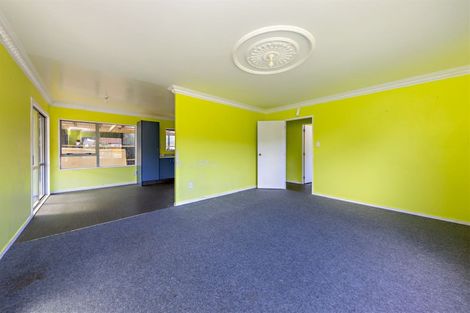 Photo of property in 11 Lori Place, Massey, Auckland, 0614