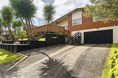 Photo of property in 100 Heta Road, Highlands Park, New Plymouth, 4312