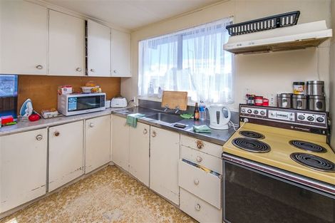 Photo of property in 27 Cross Street, Castlecliff, Whanganui, 4501