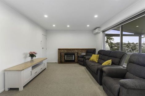 Photo of property in 1/38 Weldene Avenue, Glenfield, Auckland, 0629