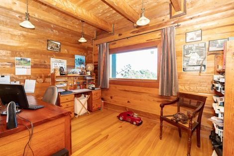 Photo of property in 240 Te Pahu Road, Te Pahu, 3285