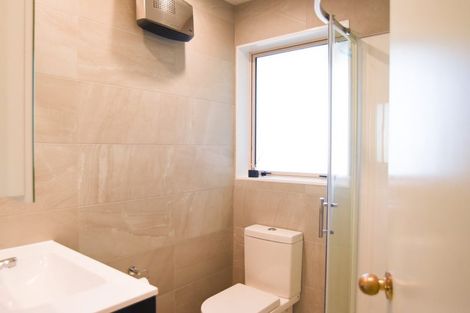 Photo of property in 2/77 Fairfield Avenue, Addington, Christchurch, 8024