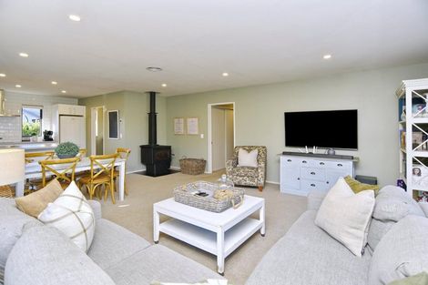 Photo of property in 7 Peter Place, Rangiora, 7400