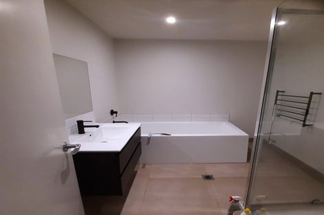 Photo of property in 4/60 Hayfield Way, Karaka, Papakura, 2580