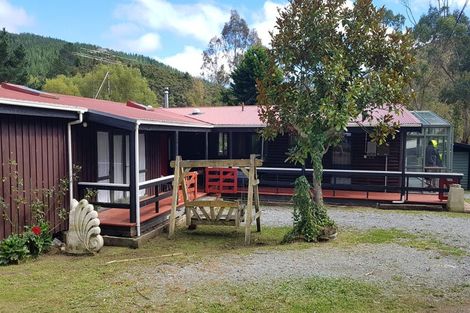 Photo of property in 694 Whitemans Valley Road, Whitemans Valley, Upper Hutt, 5371