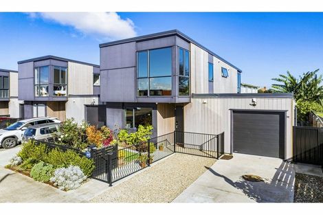 Photo of property in 2 Te Aparangi Road, Papakura, 2110