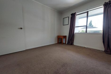 Photo of property in 2/24 Lancaster Road, Beach Haven, Auckland, 0626