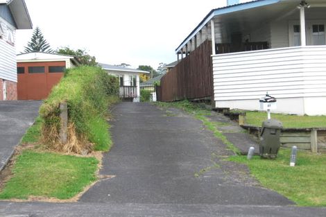Photo of property in 27 Kaikoura Street, Henderson, Auckland, 0612