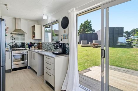 Photo of property in 21 Whenuariri Place, Maketu, Te Puke, 3189