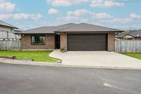 Photo of property in 70 Sunstone Crescent, Timberlea, Upper Hutt, 5018