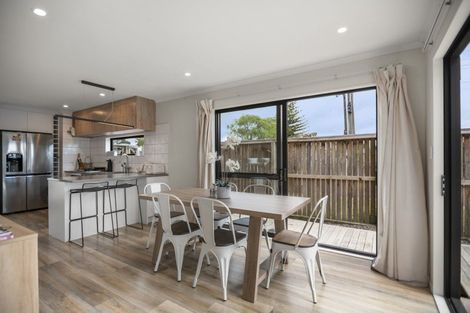 Photo of property in 2 Millen Avenue, Pakuranga, Auckland, 2010