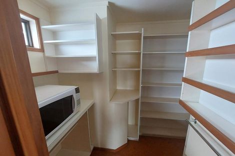 Photo of property in 8 Beach Road, Mellons Bay, Auckland, 2014