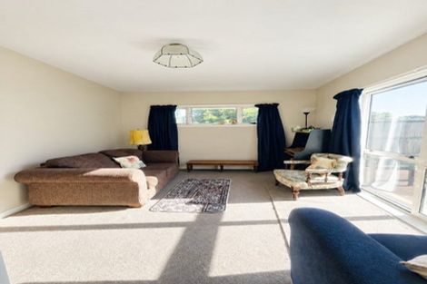 Photo of property in 1/11 Hollyford Avenue, Bryndwr, Christchurch, 8053
