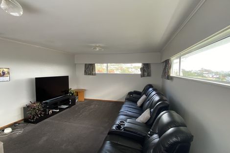 Photo of property in 12 Kinapori Terrace, Newlands, Wellington, 6037