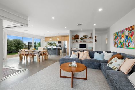 Photo of property in 409 Frankley Road, Ferndale, New Plymouth, 4310