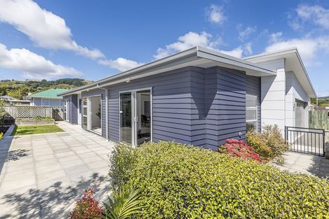 Photo of property in 9 Davies Street, Tawa, Wellington, 5028