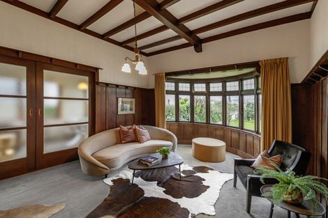 Photo of property in 224 Queens Drive, Lyall Bay, Wellington, 6022