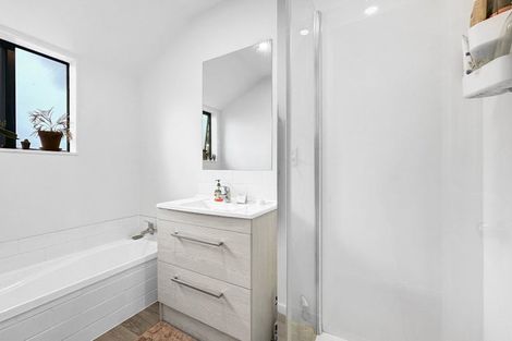 Photo of property in 73 Hamlin Road, Mount Wellington, Auckland, 1060