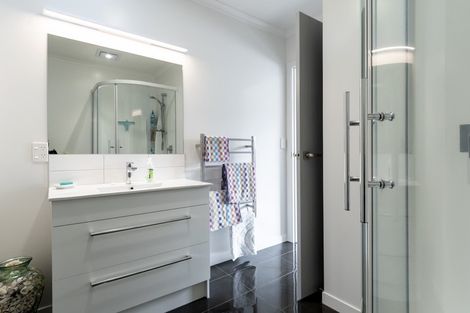 Photo of property in Waterview Estate, 64/4 Greystone Place, Omokoroa, 3114