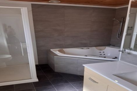 Photo of property in 784 Whangaparaoa Road, Manly, Whangaparaoa, 0930