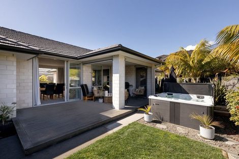 Photo of property in 13 Shoreview Close, Omokoroa, 3114