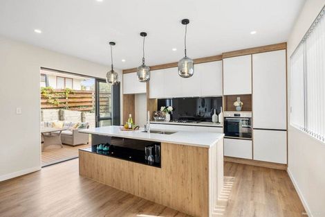 Photo of property in 12a Sheridan Drive, New Lynn, Auckland, 0600