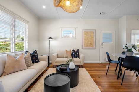 Photo of property in 127b Williams Street, Cambridge, 3434