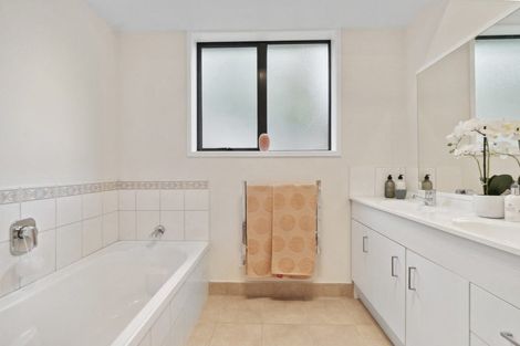 Photo of property in 17 Rathmar Drive, Manurewa, Auckland, 2105