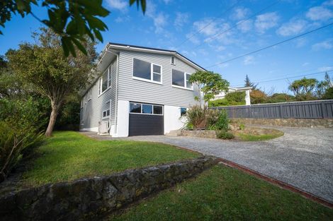Photo of property in 4 Mayfair Place, Tawa, Wellington, 5028