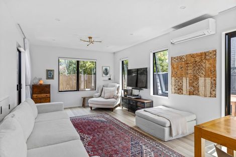 Photo of property in 27d Taipari Road, Te Atatu Peninsula, Auckland, 0610