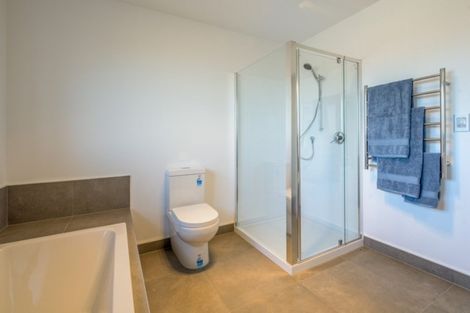 Photo of property in 25 Barry Curtis Place, Levin, 5510