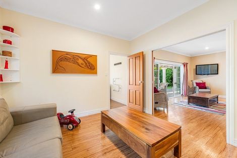 Photo of property in 39 Dittmer Drive, Awapuni, Palmerston North, 4412