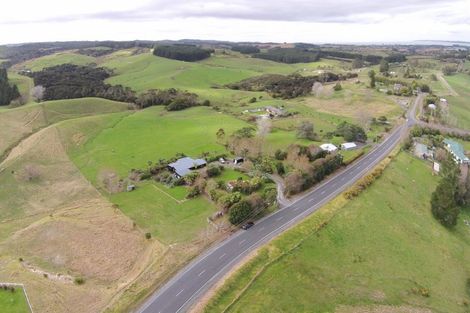 Photo of property in 100 Upper Orewa Road, Wainui, Silverdale, 0992