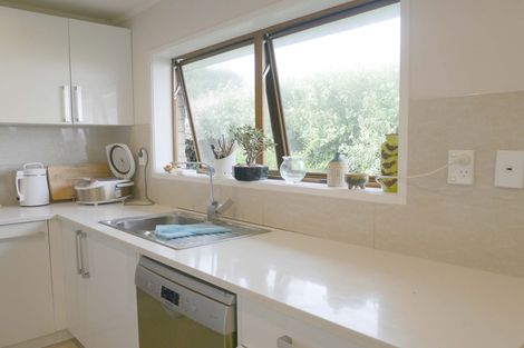 Photo of property in 2/28 Priestley Drive, Bucklands Beach, Auckland, 2014