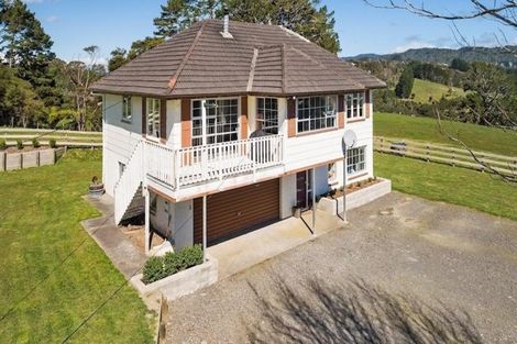 Photo of property in 90 Mcentee Road, Waitakere, Auckland, 0816