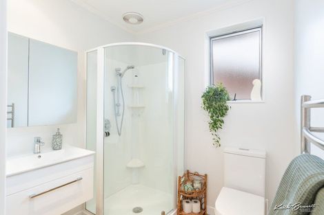 Photo of property in 13 Chichester Drive, Pinehaven, Upper Hutt, 5019