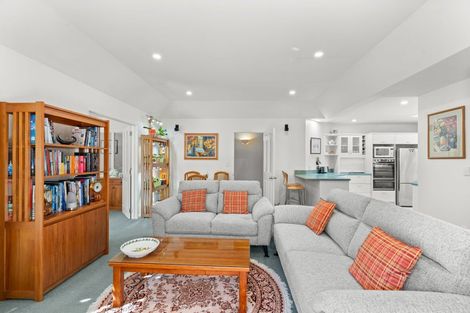 Photo of property in 5 Amesbury Mews, Avonhead, Christchurch, 8042