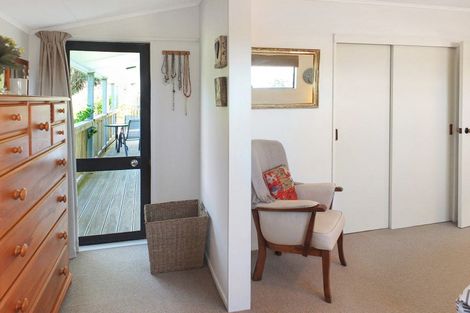 Photo of property in 25 Cousins Avenue East, Foxton Beach, Foxton, 4815