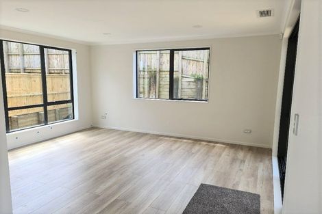 Photo of property in 12b Borrowdace Avenue, Botany Downs, Auckland, 2010