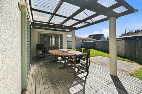 Photo of property in 4 Capricorn Place, Kawaha Point, Rotorua, 3010