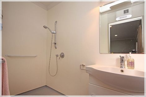 Photo of property in 5 Ferry Street, Foxton Beach, Foxton, 4815