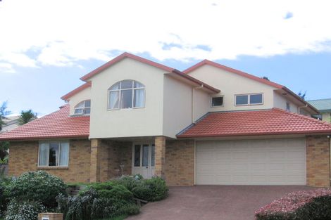 Photo of property in 4 Margaret Henry Crescent, Oteha, Auckland, 0632