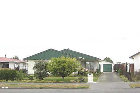 Photo of property in 129 Queenspark Drive, Parklands, Christchurch, 8083