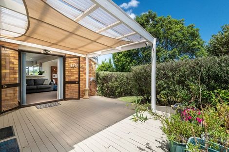 Photo of property in 20 Ronald Macken Place, Windsor Park, Auckland, 0632