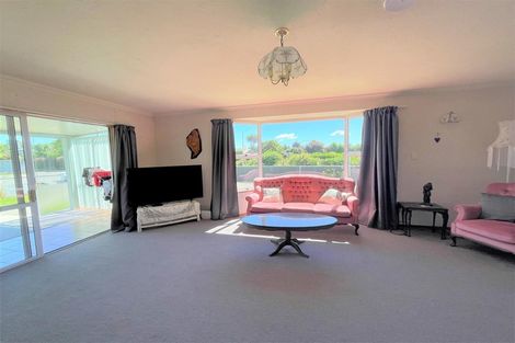 Photo of property in 19 Timaru Road, Waimate, 7924