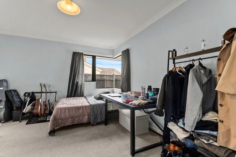 Photo of property in 41 Royal Oak Drive, Kelvin Grove, Palmerston North, 4414