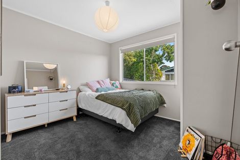 Photo of property in 1/26 Nor'east Drive, Northcross, Auckland, 0632