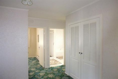 Photo of property in 6 Banksia Grove, Maungaraki, Lower Hutt, 5010