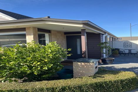 Photo of property in 3 Reeves Road, Rangiora, 7400